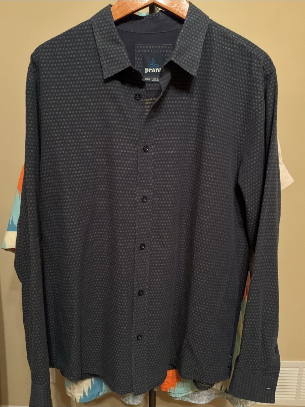 PRANA Men's Organic Cotton Button-Down Long Sleeve Shirt Navy/Textured Microdot